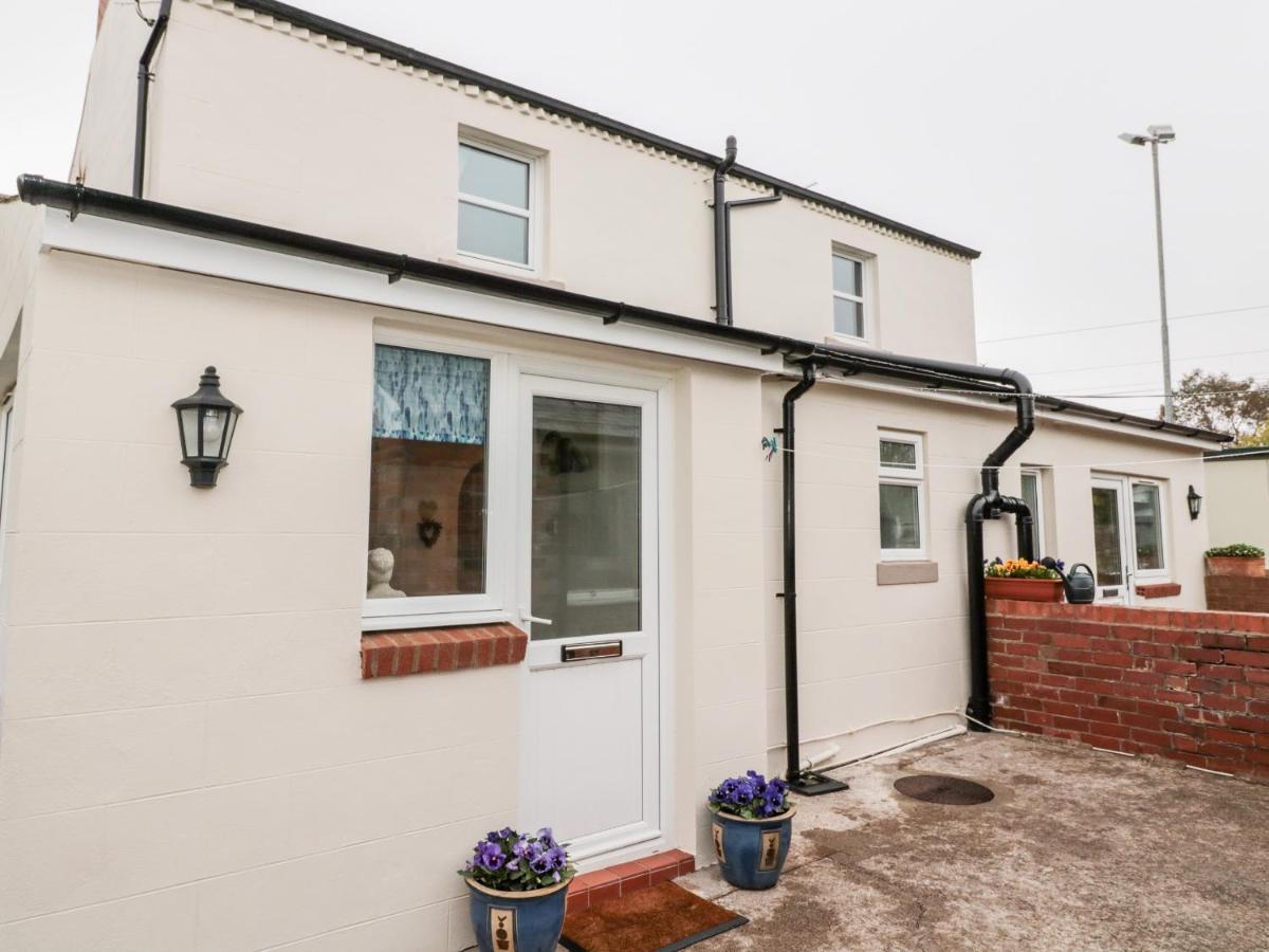 St Cuthbert'S Cottage Beal Экстерьер фото